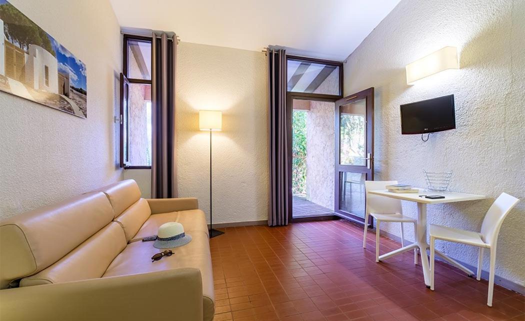 Belambra Clubs La Colle-Sur-Loup - Les Terrasses De Saint-Paul De Vence Hotel Стая снимка